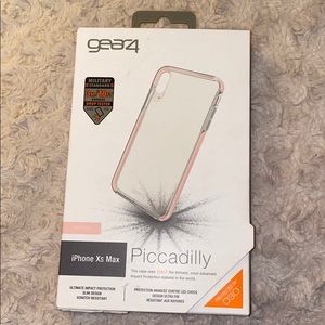Gear4 Piccadilly iPhone Xs Max case